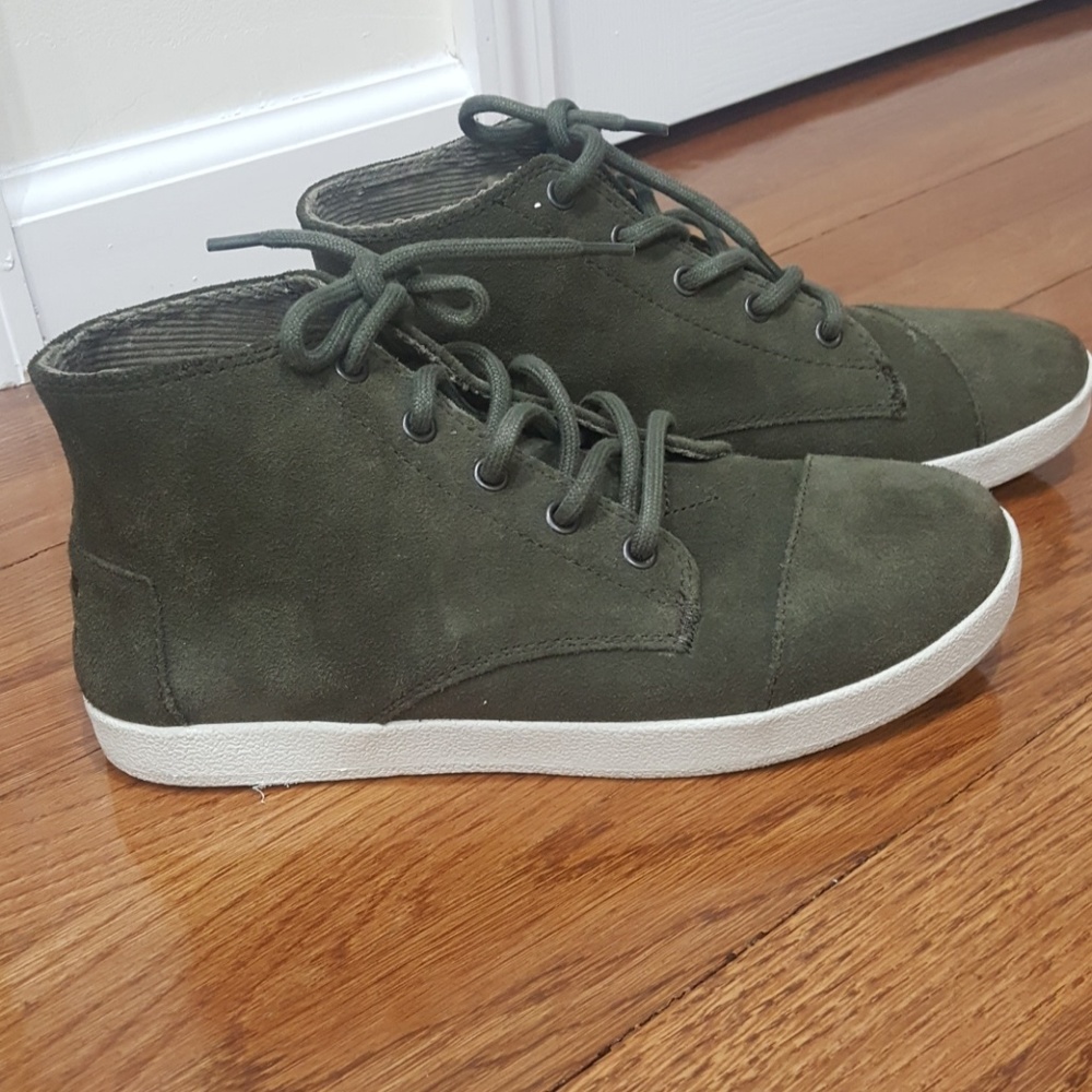 Toms suede ankle shoe